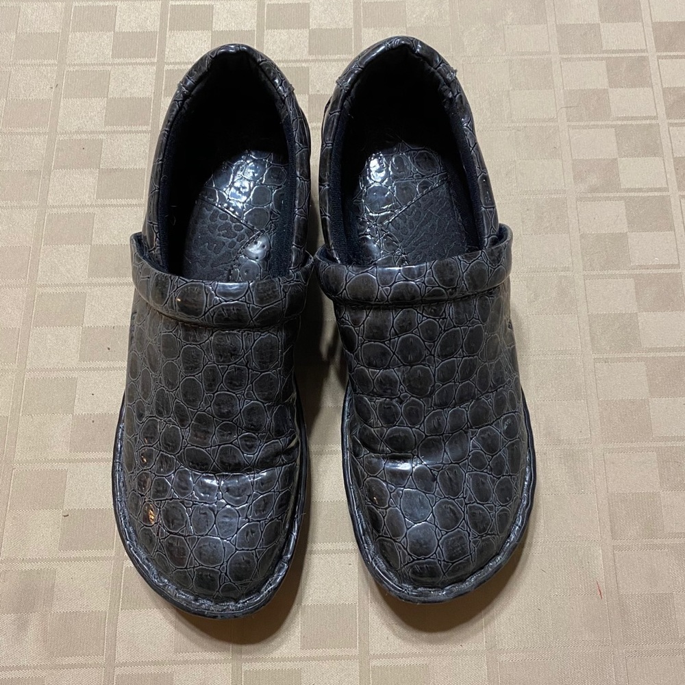 BOC BORN CLOGS SLIP ON LOAFERS BLACK Gray Reptile
